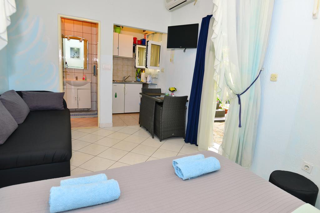 Apartments Veky 3 สปลิท ภายนอก รูปภาพ